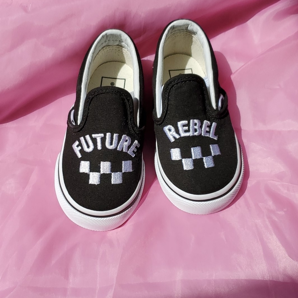 Kids vans black and white